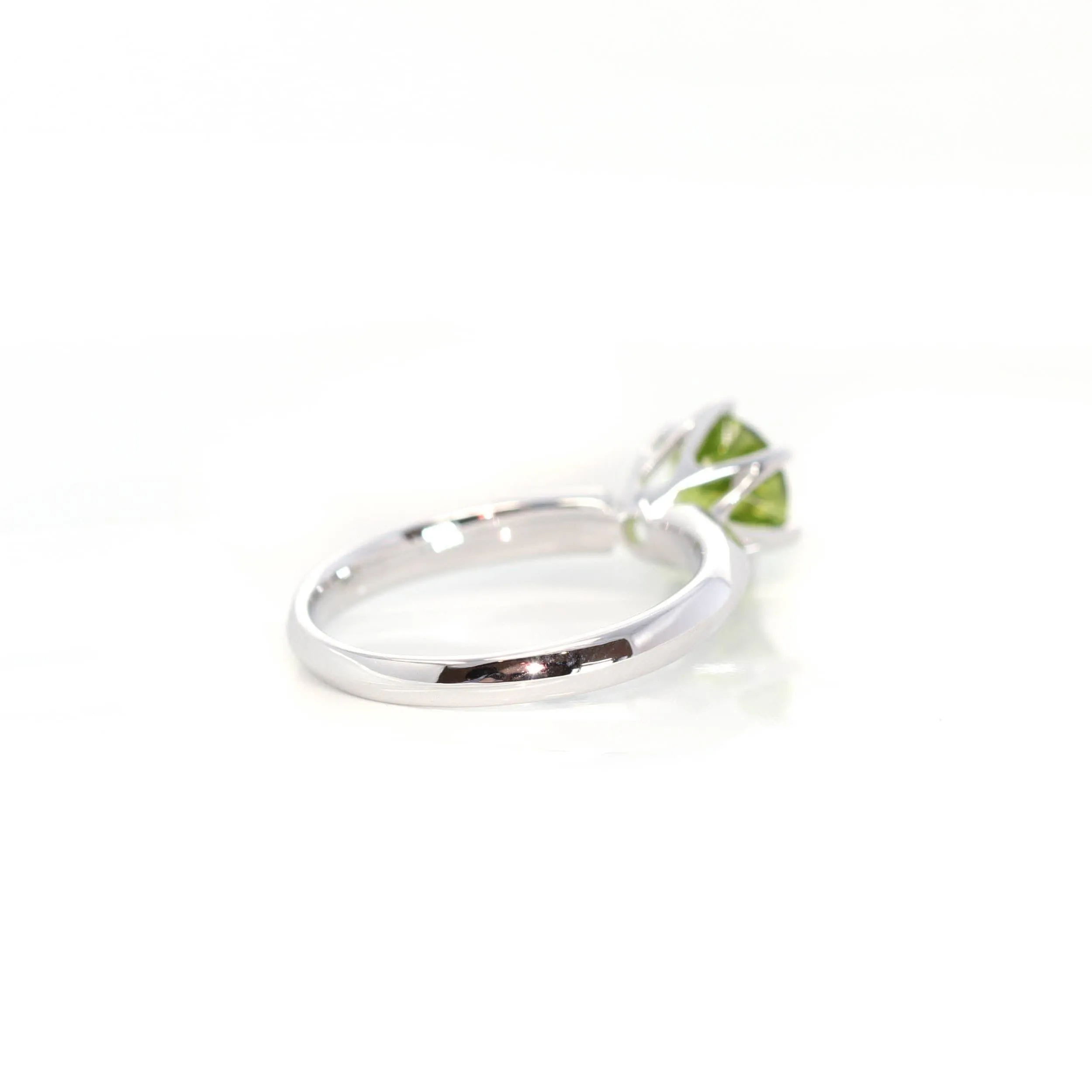 14k White Gold Peridot Ring