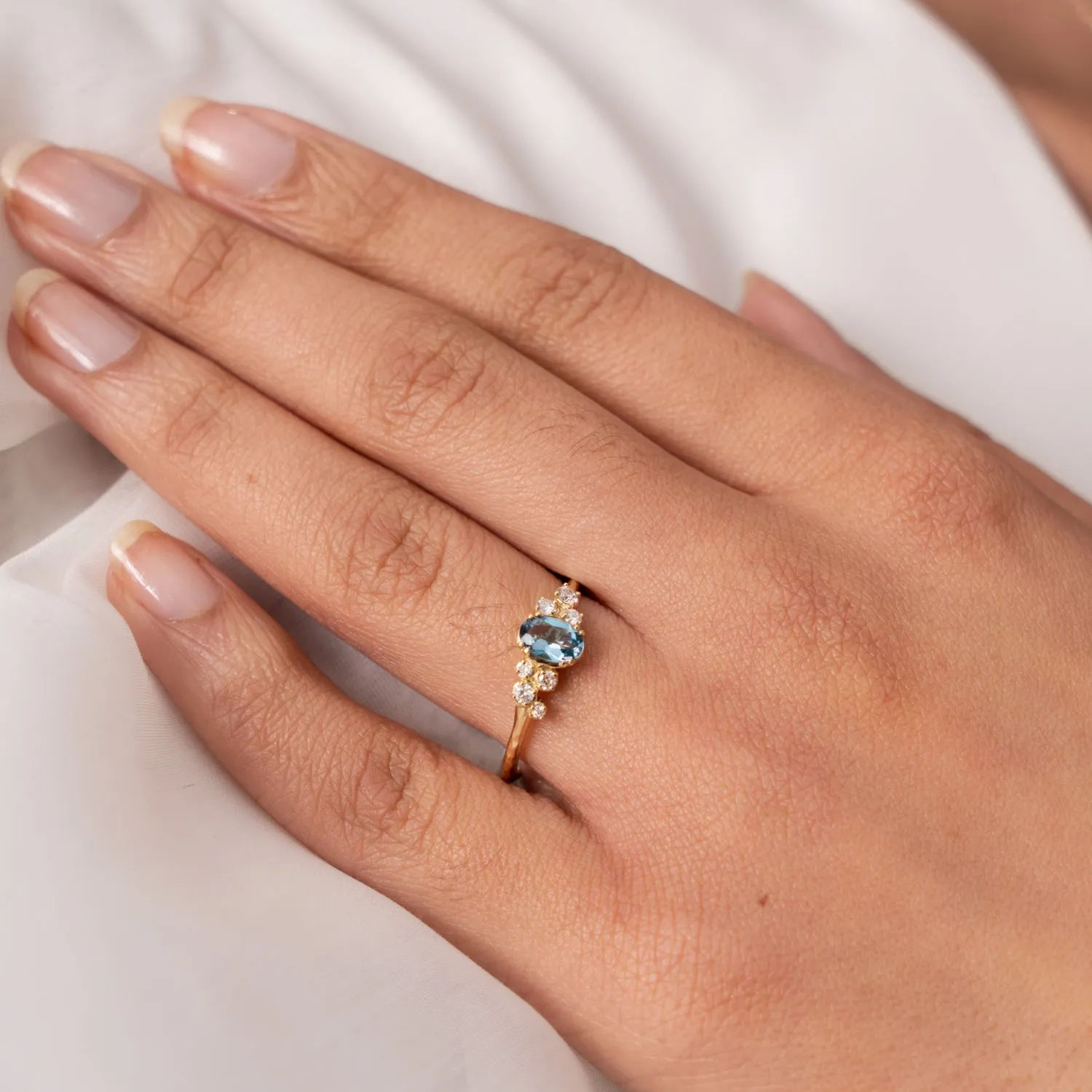 18k Oval Aquamarine & Diamond Stargazer Ring