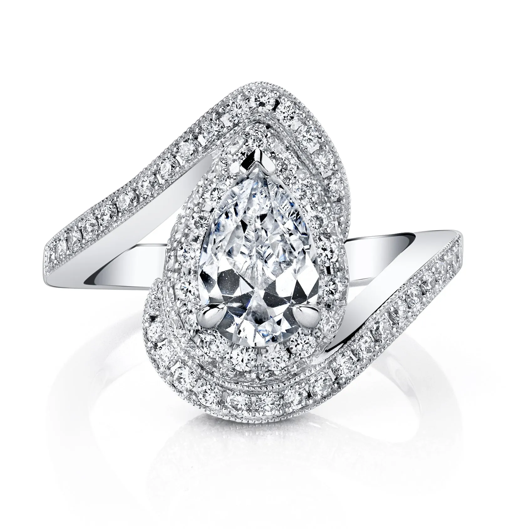 18K White Gold Halo Diamond Engagement Ring