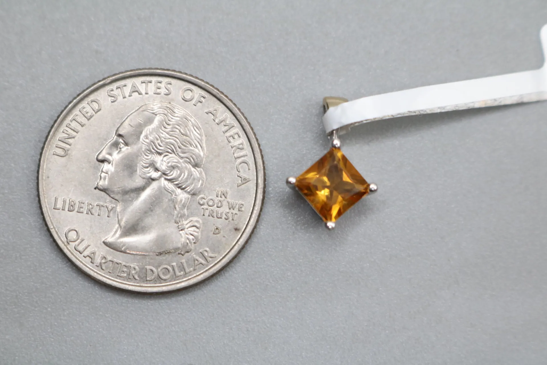 18k White Gold Princess Cut Yellow Citrine Solitaire Pendant