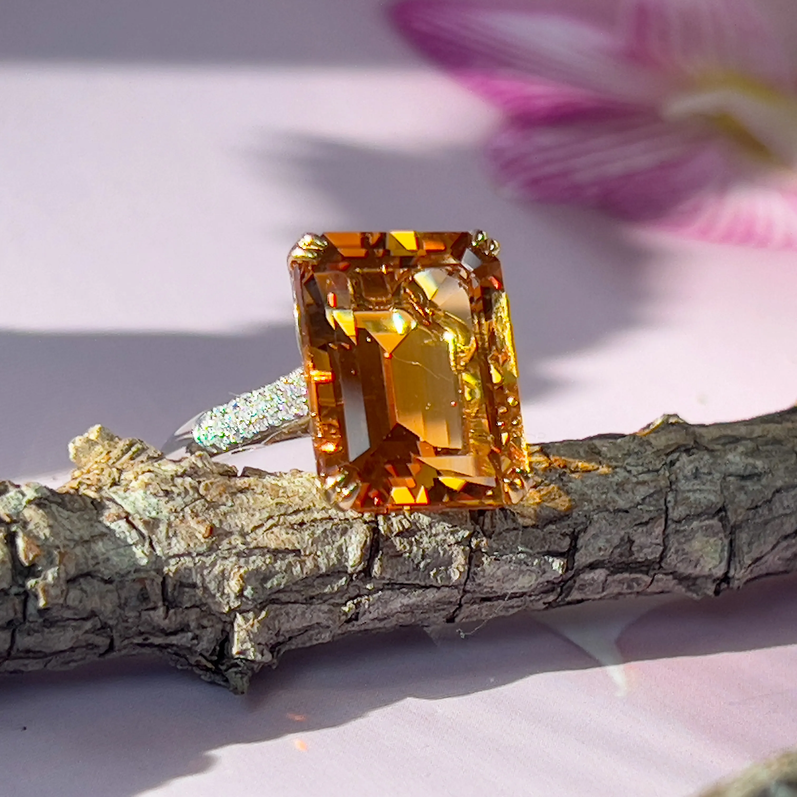 18kt Yellow and White Gold Citrine 11.8ct and Diamond ring