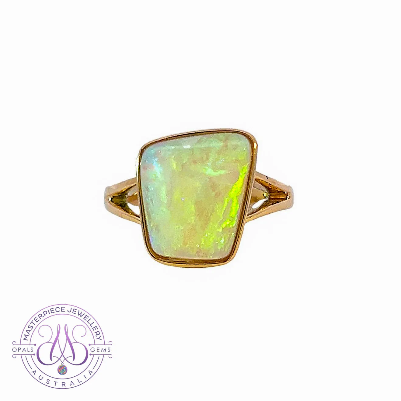 18kt Yellow Gold bezel set Light Opal green flash 5.15ct