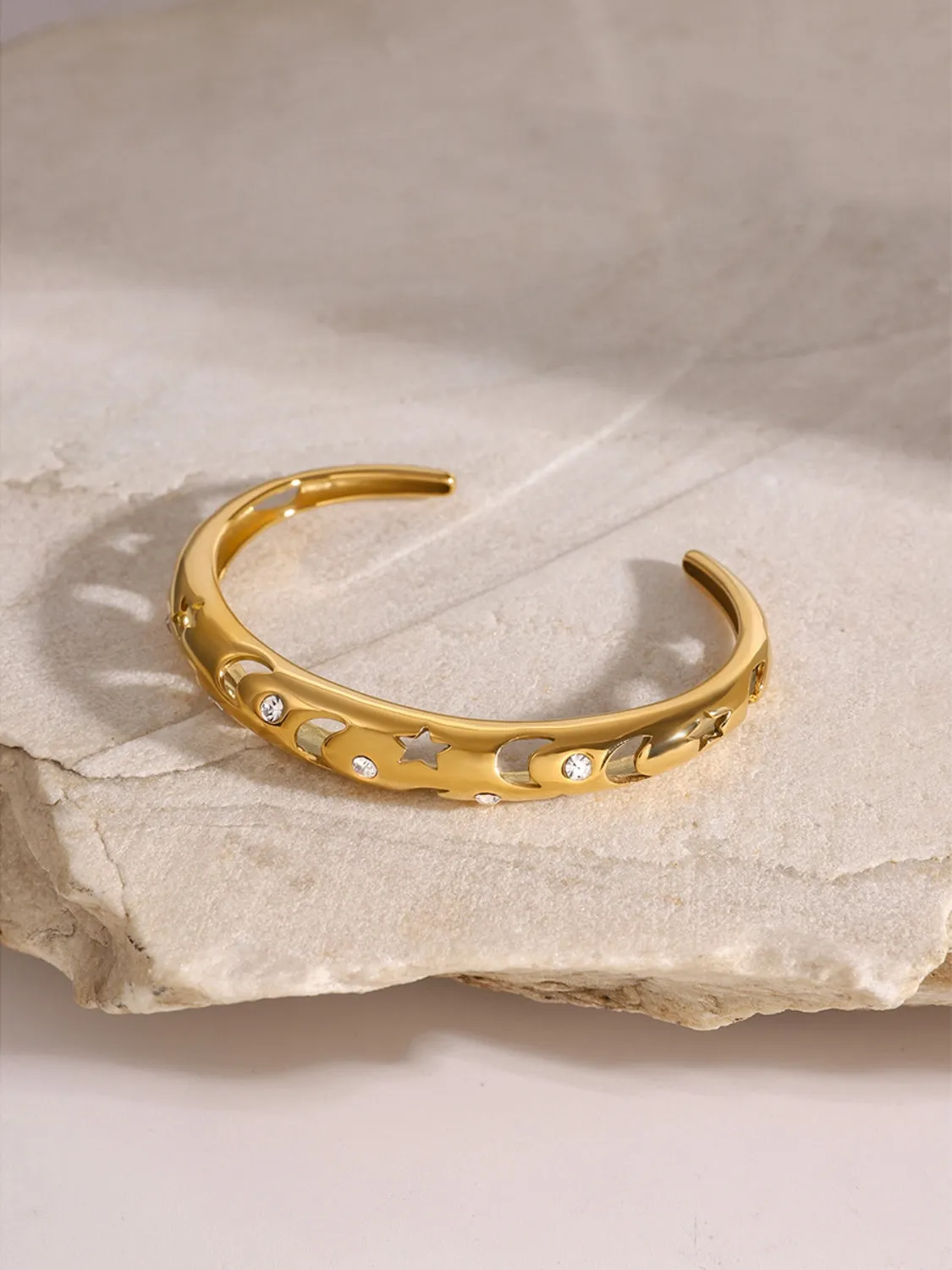 kesley Stainless Steel Inlaid Rhinestone Cutout Bracelet