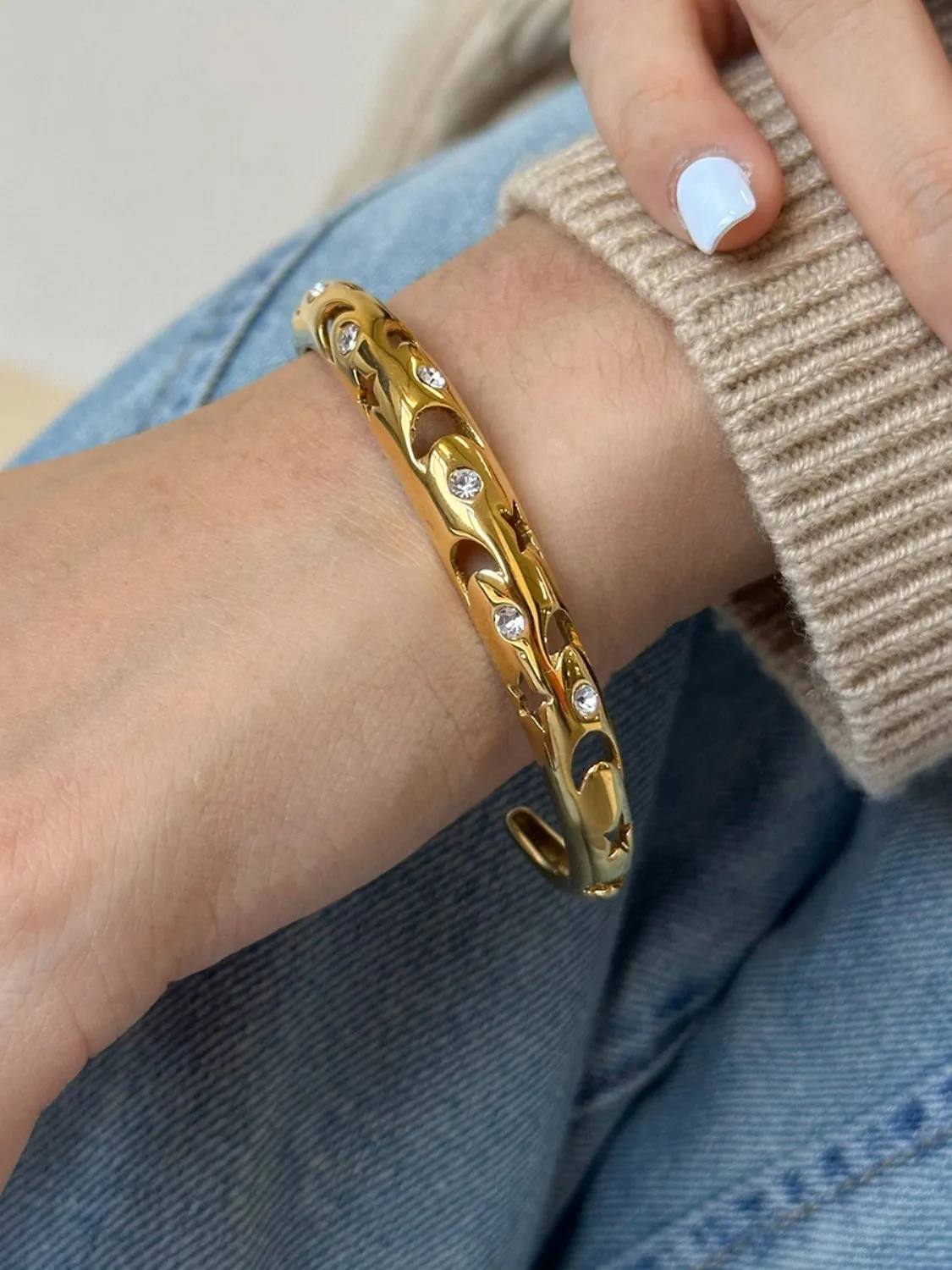kesley Stainless Steel Inlaid Rhinestone Cutout Bracelet