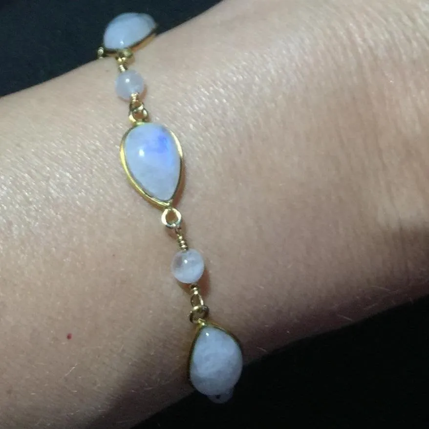 Moonstone Bracelet - Luna