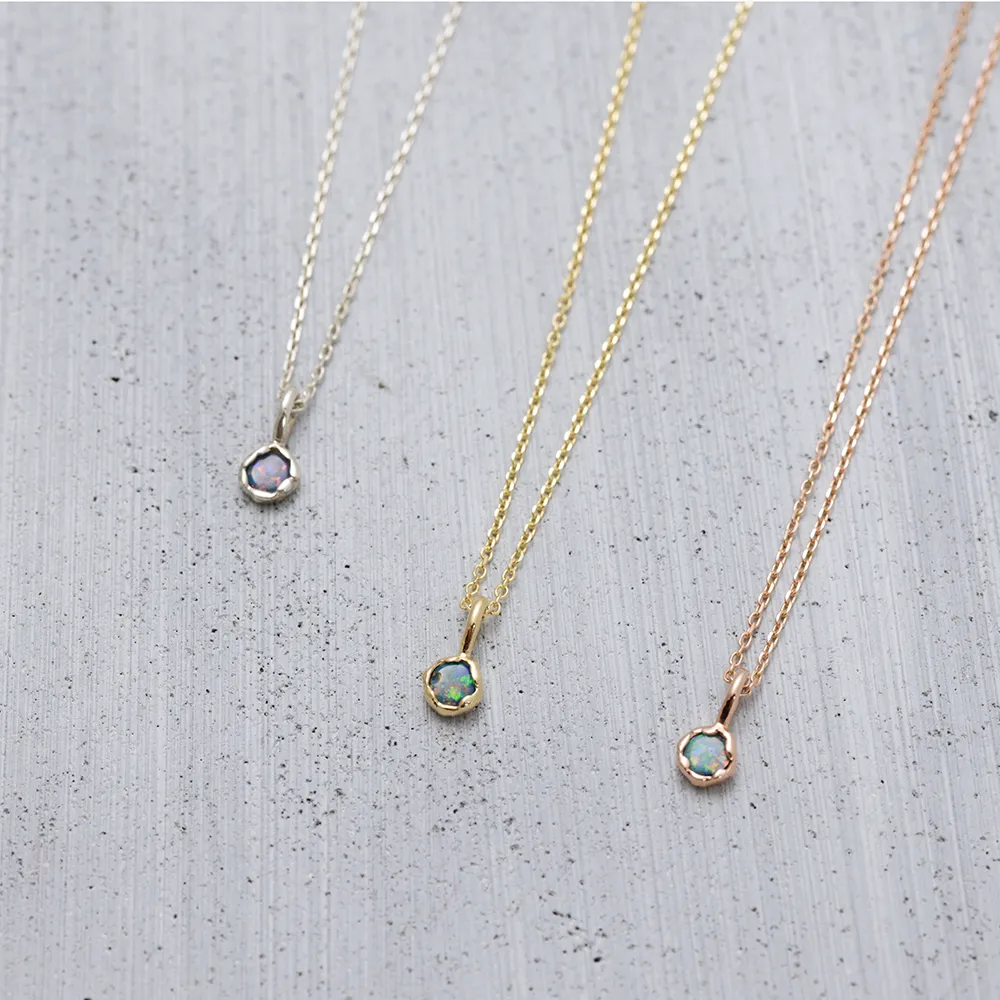 Opal mud Necklace (3.5mm round/ doublet opal)
