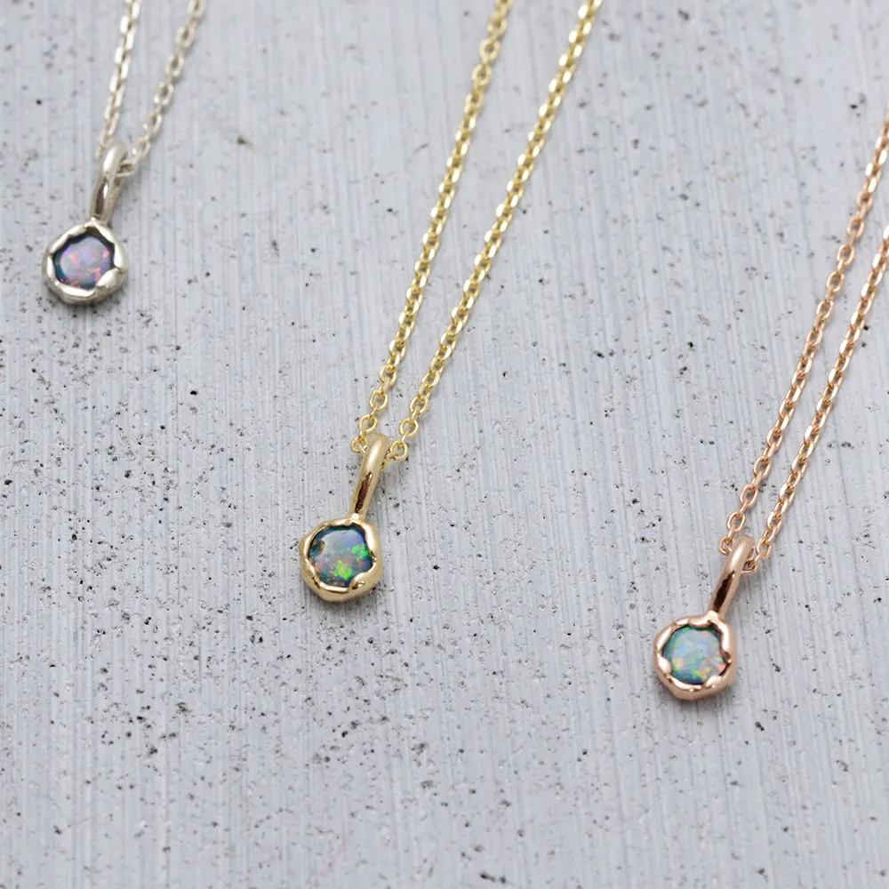 Opal mud Necklace (3.5mm round/ doublet opal)