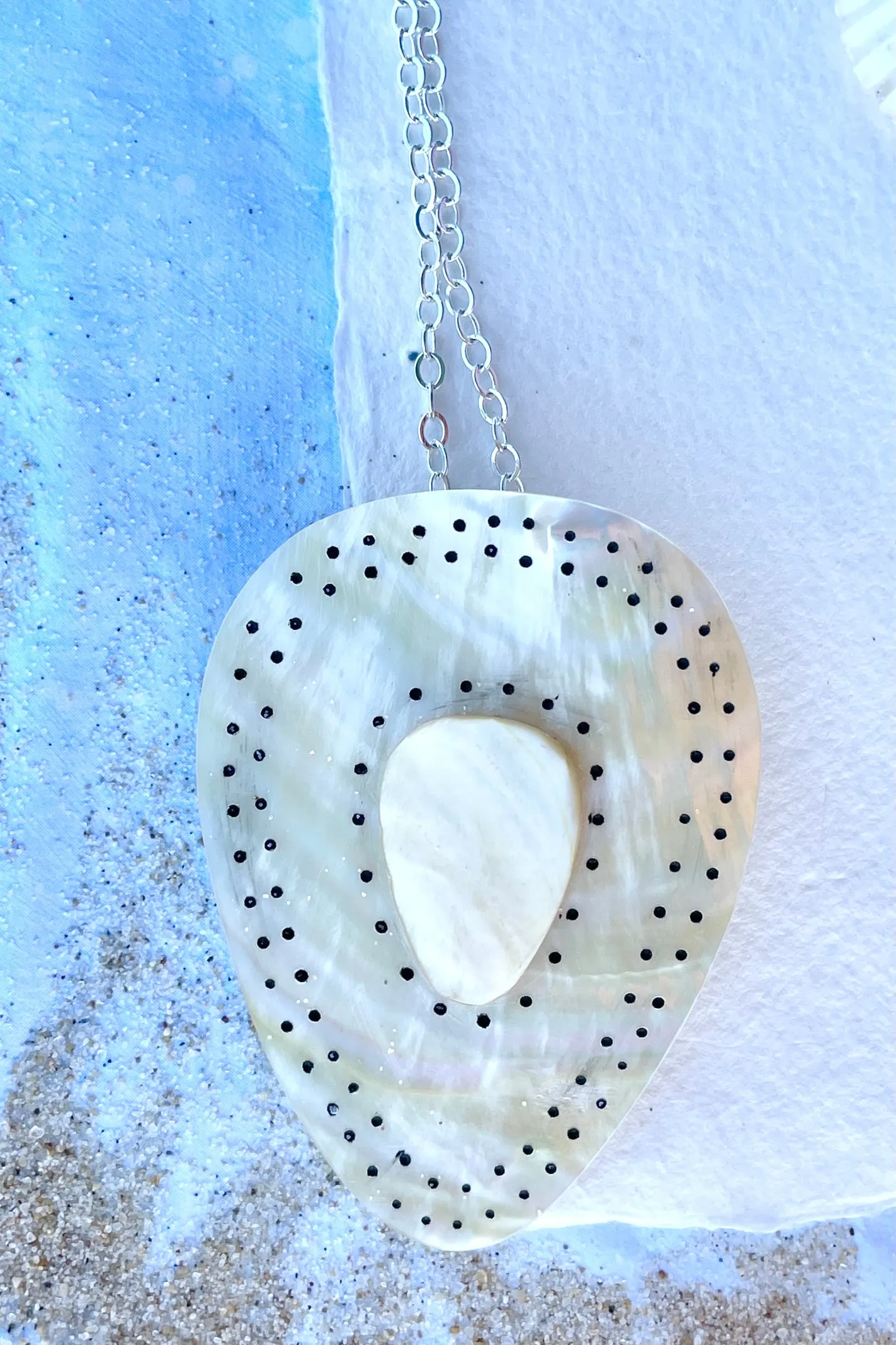 Pendant Cay Pearly Tribe