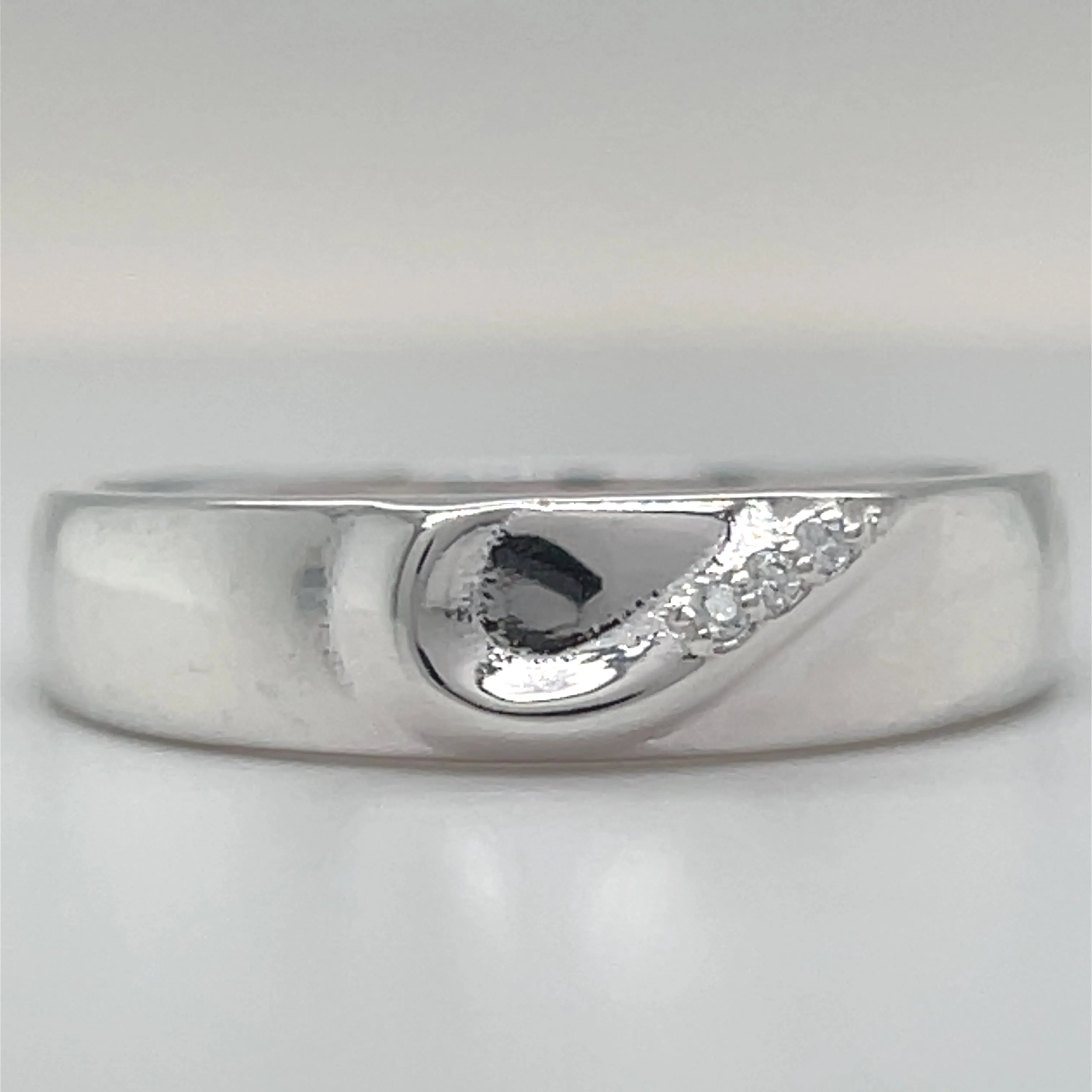 R704 Man Wedding Ring