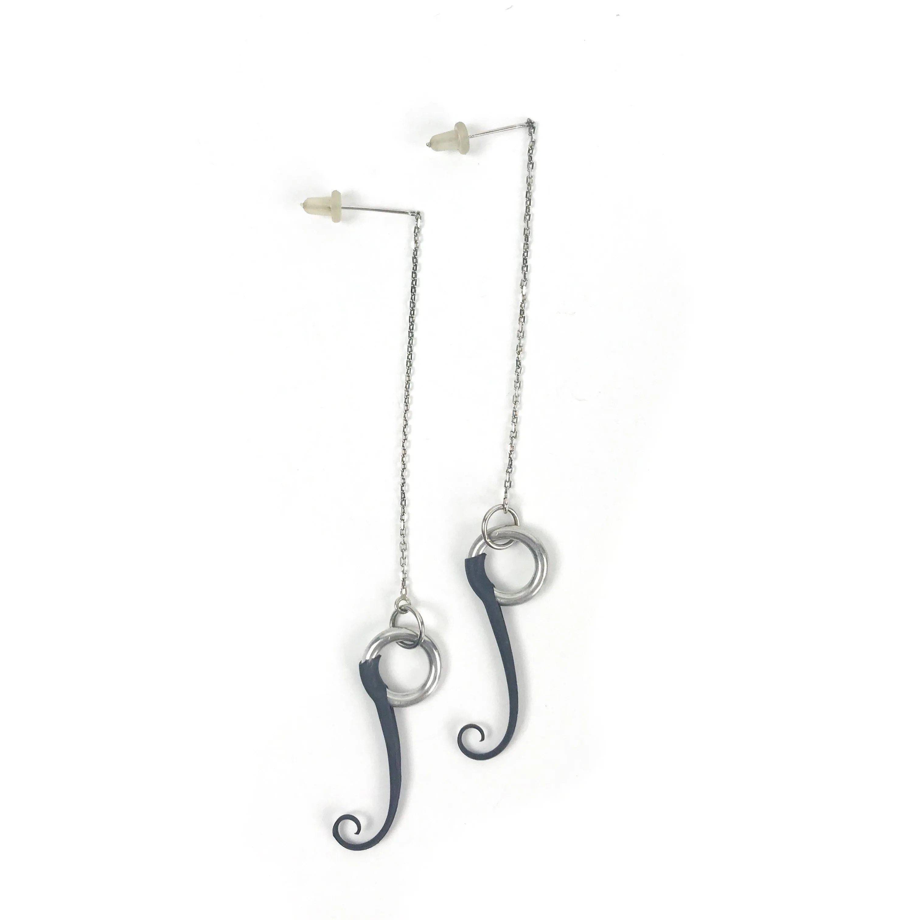 Zoa Chimerum Micro Plume Earrings: Black